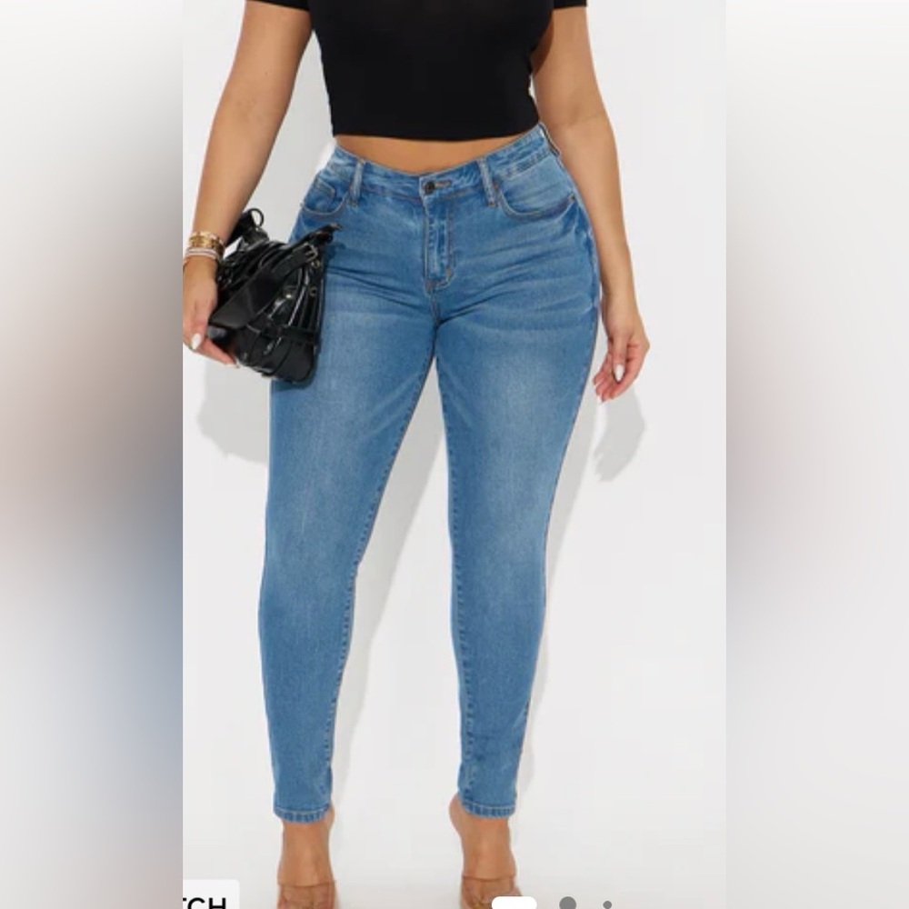 Simple Beauty Stretch Skinny Jeans - Medium Wash size 7
